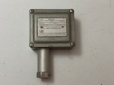 United Electric Controls, Pressure Switch, Type J7 Model 358, 0-200 PSI