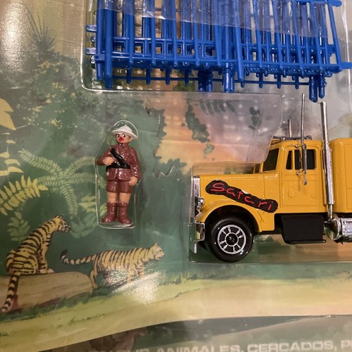 Pilen Vintage Super Safari Playset Animals Vehicles Die Cast Plastic Rubber HTF - Picture 3 of 23