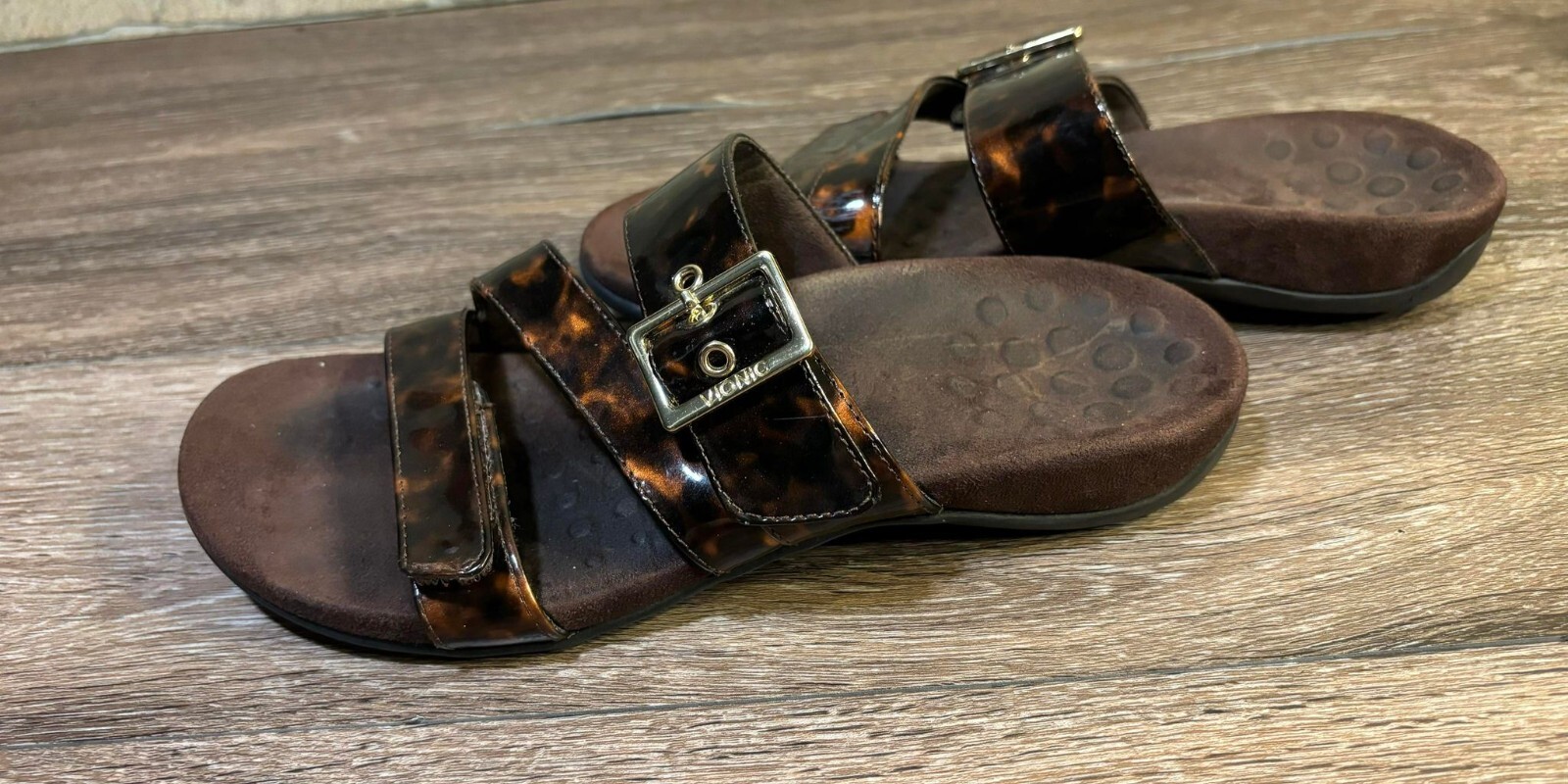 Vionic Skylar Adjustable Tortoise Brown Slip On S… - image 4