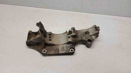 VW CADDY III Furgon 2KA, 2KH, 2CA, 2CH Generatorhalterung 045903143F 32532961