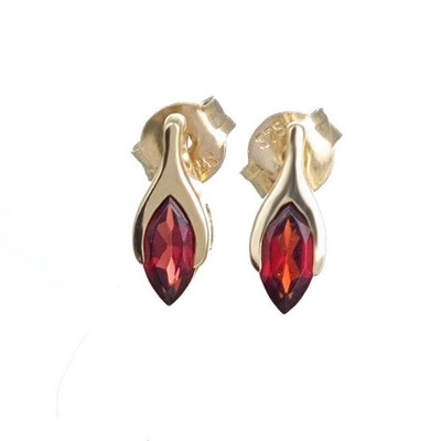 9 kt Granat Ohrstecker Gelbgold KLEIN minimalistisch Marquise rot natur