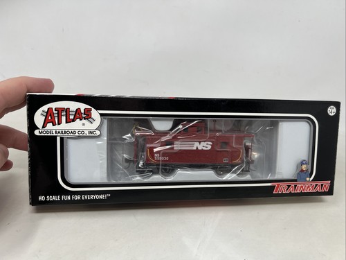 Atlas Trainman ~ HO ~ 11318 ~ Norfolk Southern Cupola Caboose ~ NS ~ 555030 | Condition: New