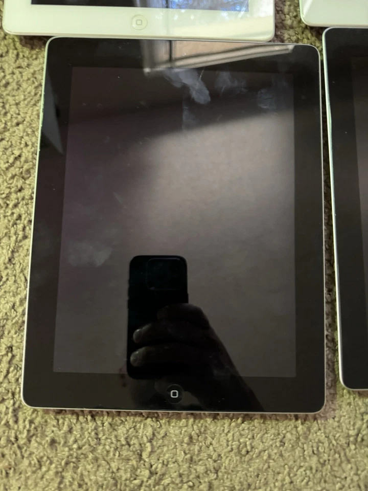 Lote iPads varios tipos para piezas o reparación - COMO ESTÁN, sin devoluciones, solo para piezas Foto 2 de 4