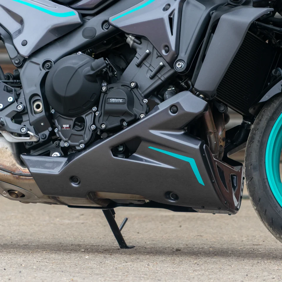 Spoiler De Carénage Pyramid Belly Pan Cyan Nuit Yamaha MT-09 2024 - 2025 - Photo 2/4