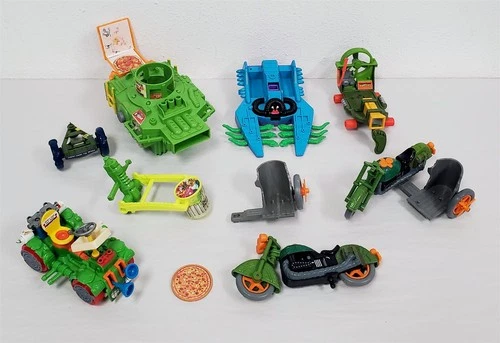 Z-602 VINTAGE COLLECTION OF TEENAGE MUTANT NINJA TURTLES VEHICLES & ACCESSORIES!