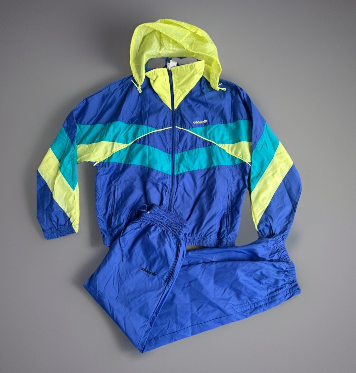 vtg 80s adidas tracksuit Colorblock.back Logo.Medium.excellent