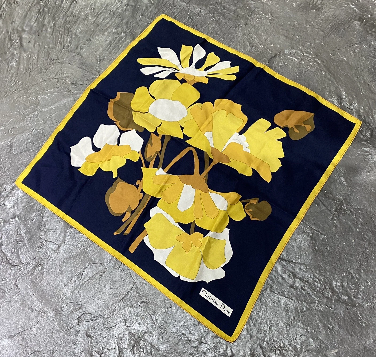 Écharpe florale élégante soie marine et jaune Christian Dior