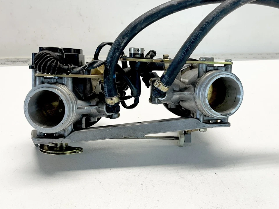 Cuerpos de acelerador Ducati 95-01 748 líneas de combustible inyectores y TPS Foto 4 de 4