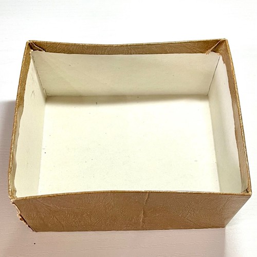 Vintage Gucci Bracelet Watch Outer Box 1980 - Picture 8 of 8