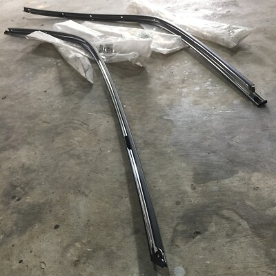 Moulding Front Door Window Frame Upper Pair Toyota Crown