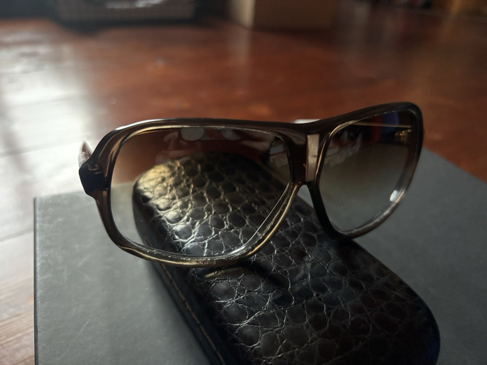 Vintage Unusual 70s Sunglasses Grey Brown Frame