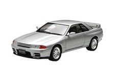 Fujimi 1/24 Nissan Skyline GT-R R32 V-Spec II Model Kit, Plastic Assembly