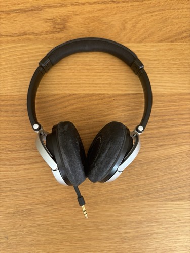 Bose Overear Headphones - Picture 2 of 5
