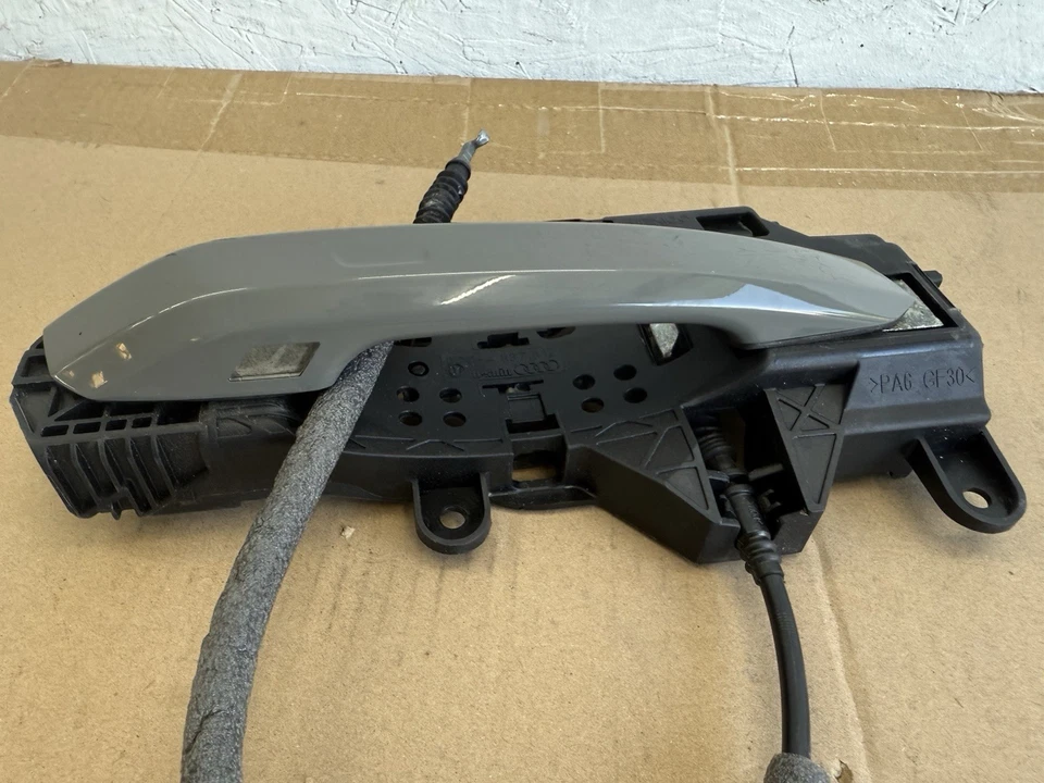 Audi Q5. A4. Manija de apertura de puerta lateral mensajero A5 2017-2024 Foto 2 de 3