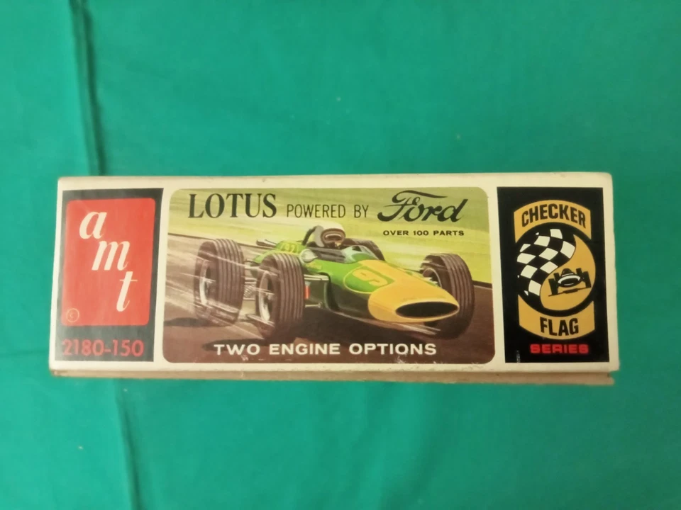 Lotus Powered by Ford - SCALA 1/25 AMT 2180-150 - Immagine 3 di 4