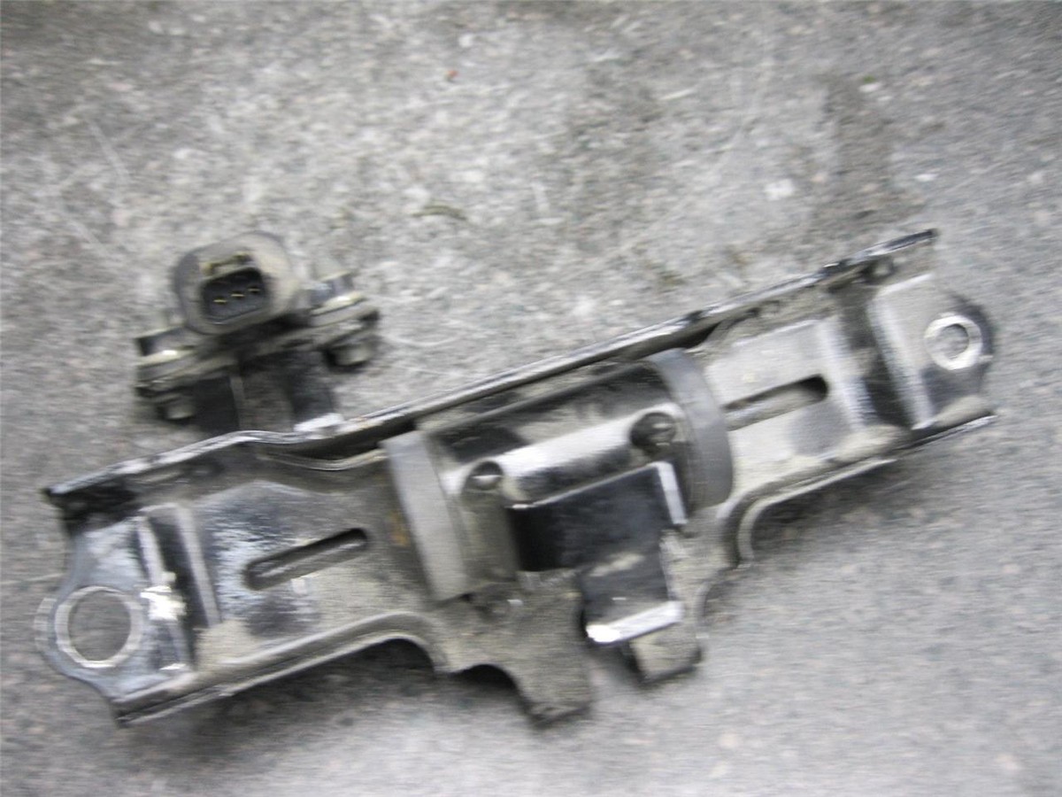 05 Kawasaki Ninja ZX10R ZX-10R Tank Bracket 21I | eBay