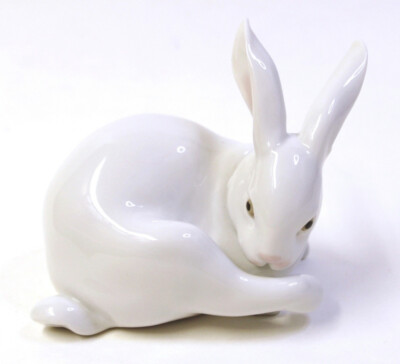 LLADRO Porcelain Preening Bunny Rabbit Figurine #5906 4 Inch 1991