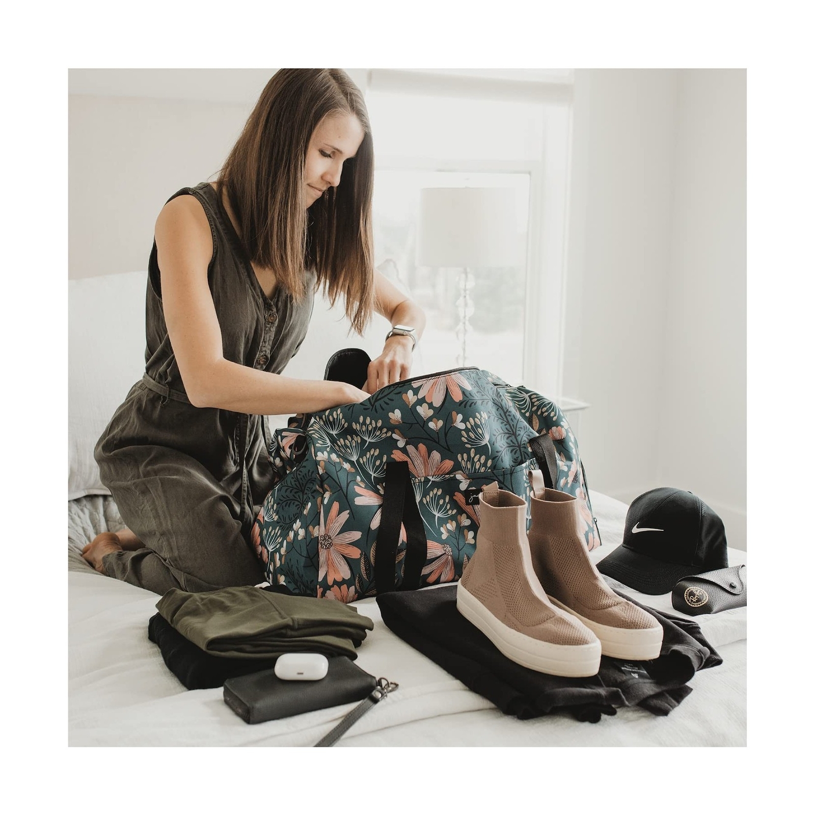 Jadyn 22" Women's Large Duffel/Weekender Bag with Shoe Pocket, Travel