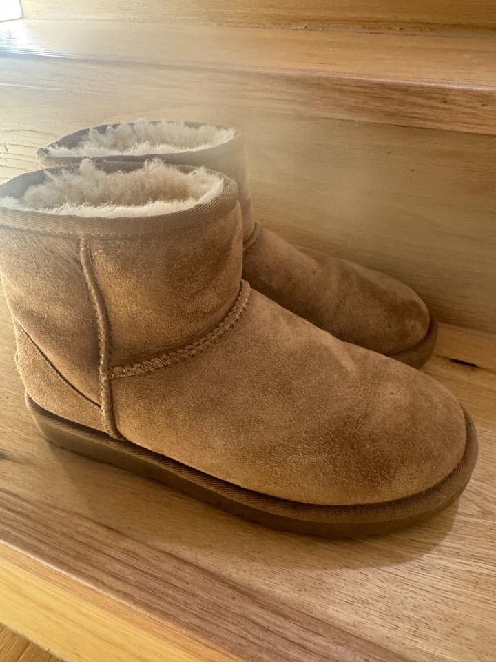 UGG Classic Mini, foto 4 di 5