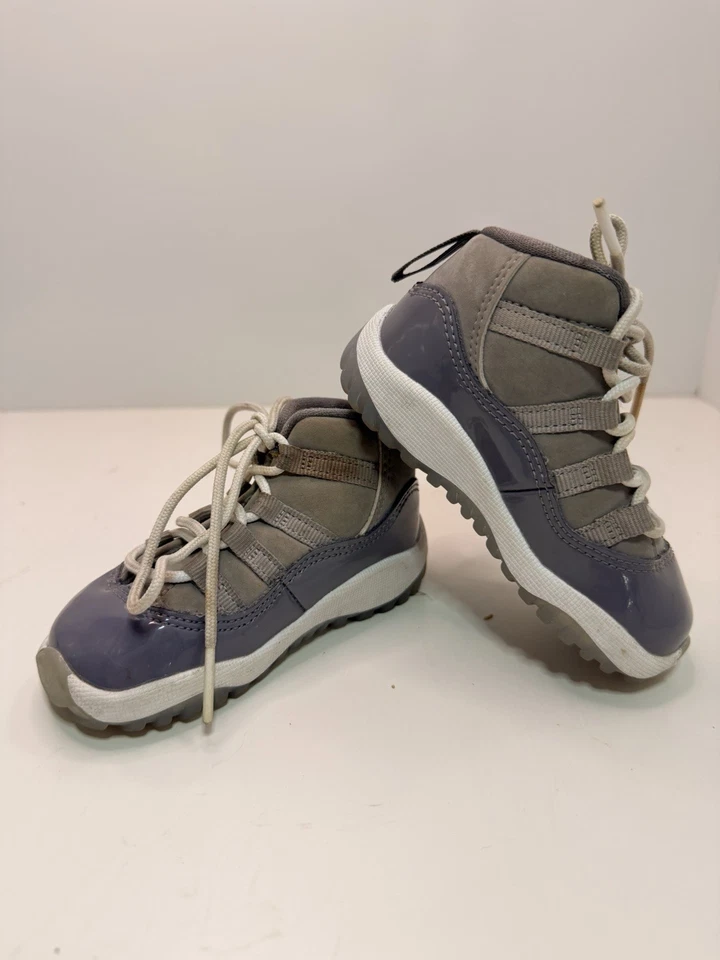 Zapatillas Air Jordan 11 Retro “Cool Grey” Niño Pequeño (Talla 5C) Foto 2 de 4