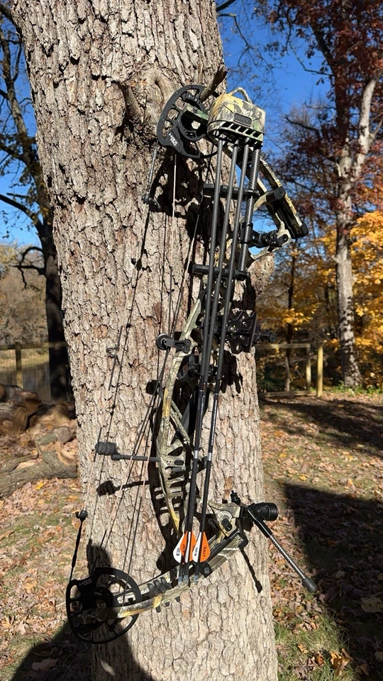 Arco compuesto para diestros Hoyt VTM 34 Foto 2 de 3