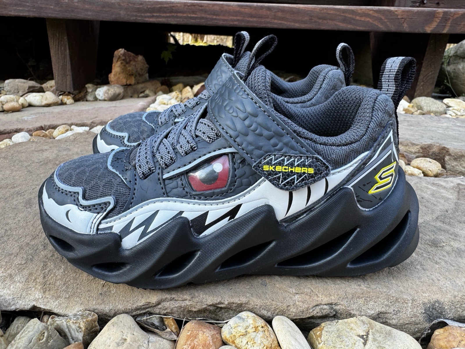 SAOLA Sneakers Skechers ragazzo taglia 11 5 Sharkbots usate in ottime condizioni