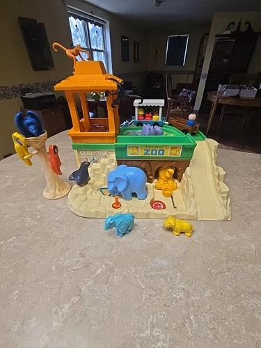 Vintage Fisher-Price Little People Zoo Good Clean Accessories Read DETAILS