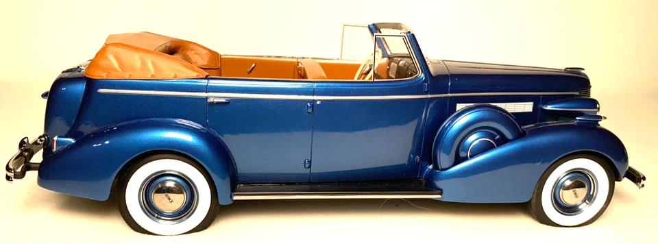 BoS-Models 1937 Buick Roadmaster 80-C Phaeton scale 1:18  INV# 4809 162 of 252 - Image 4 of 4