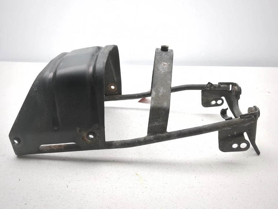 Soporte de montaje de guardabarros interior trasero 94-04 Honda VF750C Magna 750 Foto 3 de 4