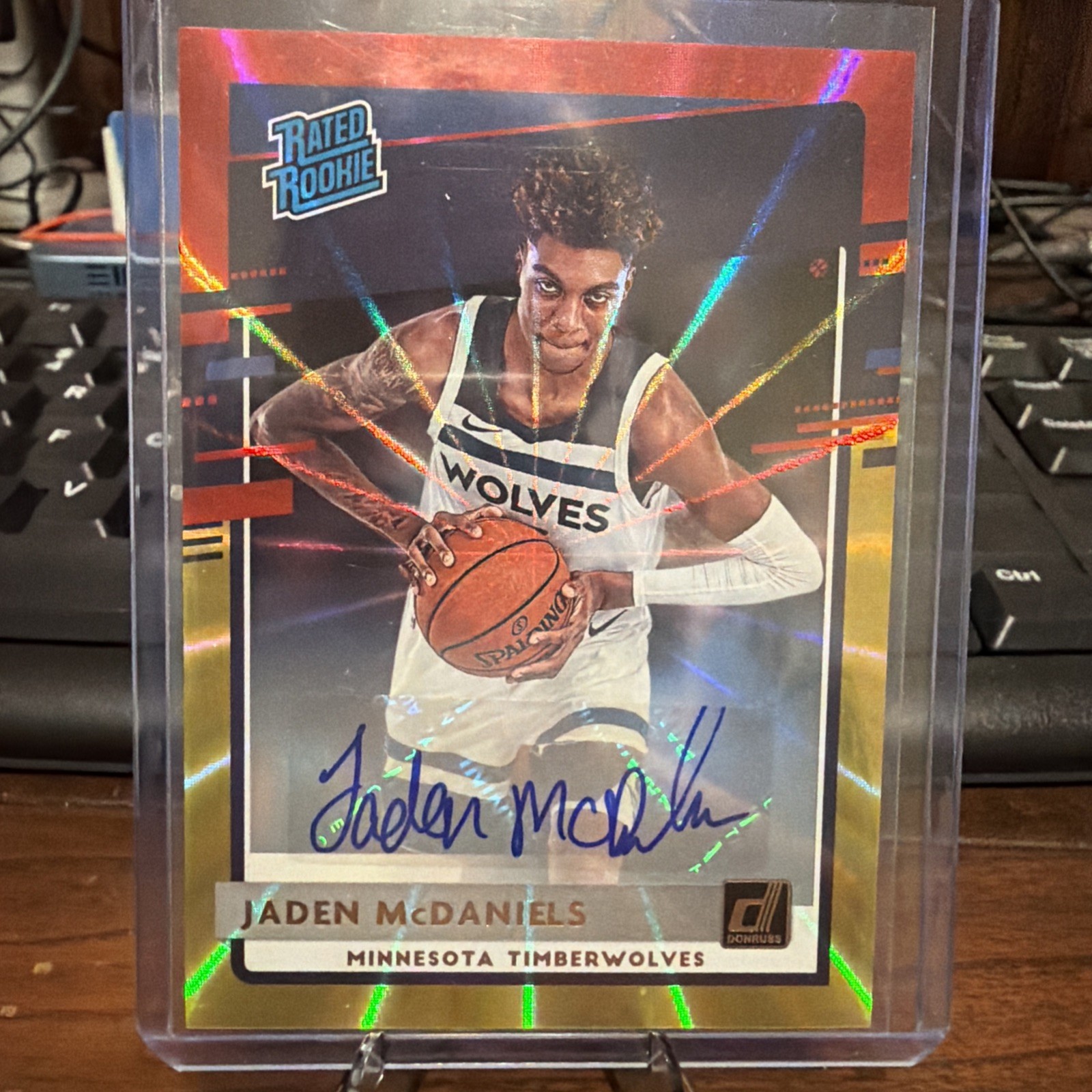 2020-21 Donruss Jaden McDaniels #239 Red and Gold Holo Laser Rated Rookie Auto