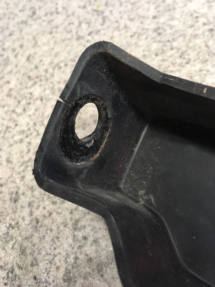 1993 Mitsubishi 3000gt Transmission Splash Shield MB640782 Foto 4 de 4