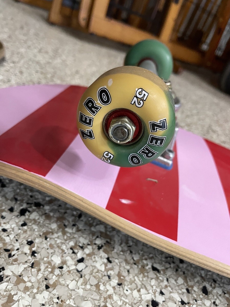 Paul Frank 90s Pink & Red Skurvy Skull Skateboard - 81 cm (31 In