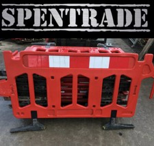 ROAD BARRIER 1 X TRAFFIC MANAGEMENT CHAPTER 8 PEDESTRIAN PLASTIC SAFETY BARRIERS