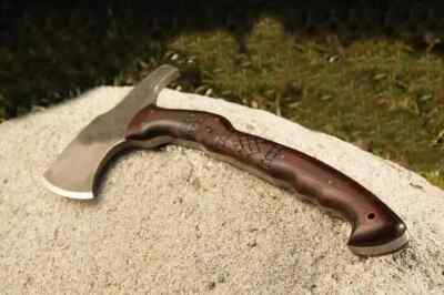 Tomahawk En Acier Au Carbone Forgé Main – Manche Bois, Pour Camping Et Rando