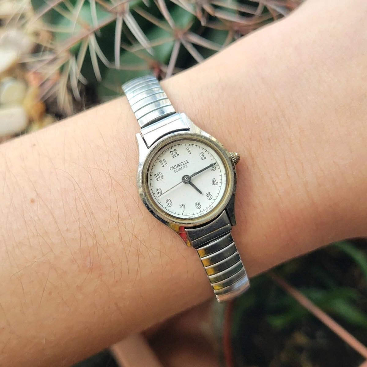 Vintage Dainty Caravelle by Bulova Dainty Classic Silver  display picture 1