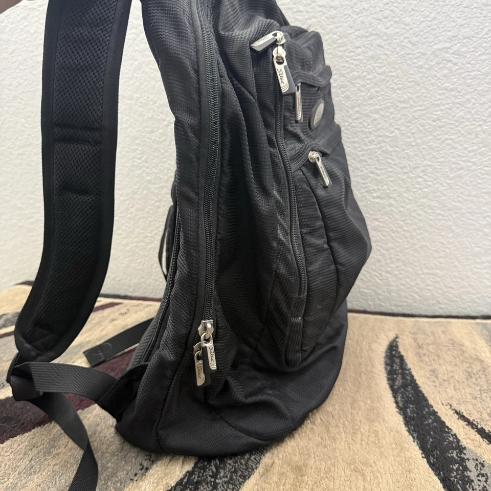 Mochila Titleist Negra Golf Viaje Personal Acolchada Laptop Tableta Almacenamiento Foto 3 de 4
