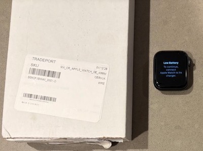 Damaged GPS Only Apple Watch SE 1st Gen 40MM Jet Black Aluminum