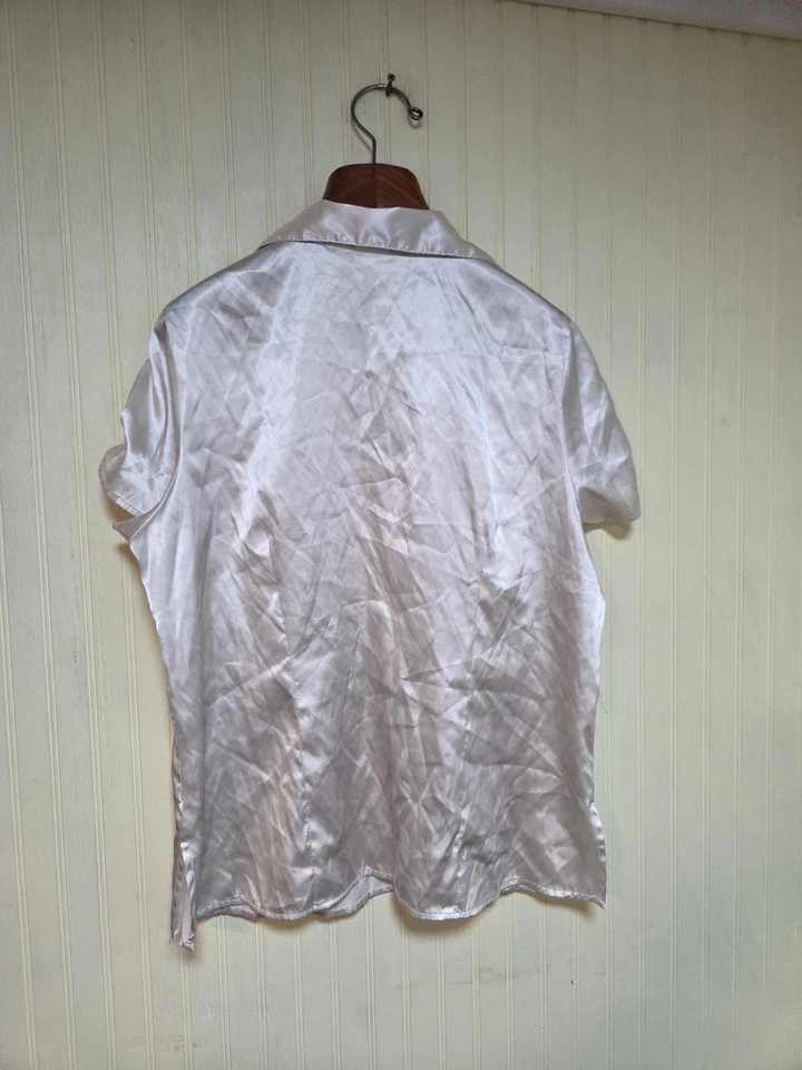 Cato Shirt Womens 2XL Ivory Satin Button Front Short Sleeve Ruched Blouse Top - Image 3 of 4