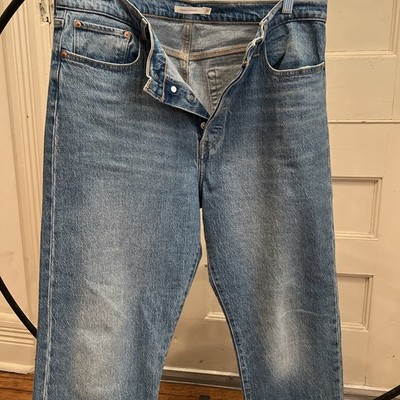 Levi s Premium Wedgie Straight Woman 32 Button Close