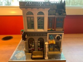 LEGO Creator Expert: Brick Bank (10251) 100% Complete