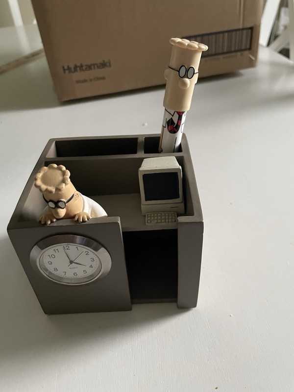 Delbert clock (needs battery)& marker