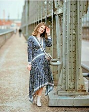 H&M TRENDY BLUE PAISLEY PRINT PLEATED MIDI ASSYMETRIC SATIN DRESS SIZE 12 40