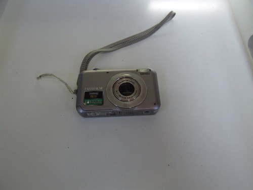 J7 OFFERS COMBINE DIGITAL CAMERA - FUJIFILM FINEPIX JV 100 BATTERY / NO CHARGER