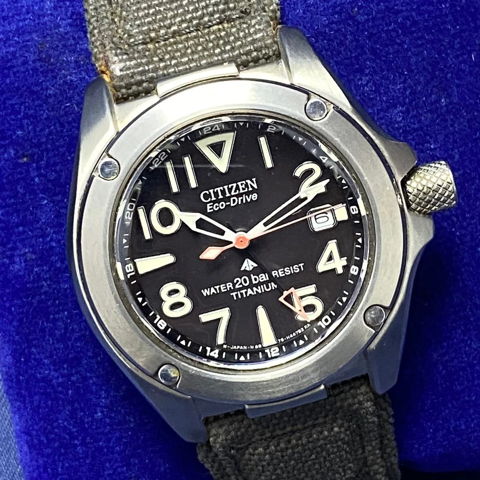 RARO Reloj Citizen Eco Drive Promaster GMT Titanio Fecha Esfera Negra Nylon Hombres Foto 2 de 4