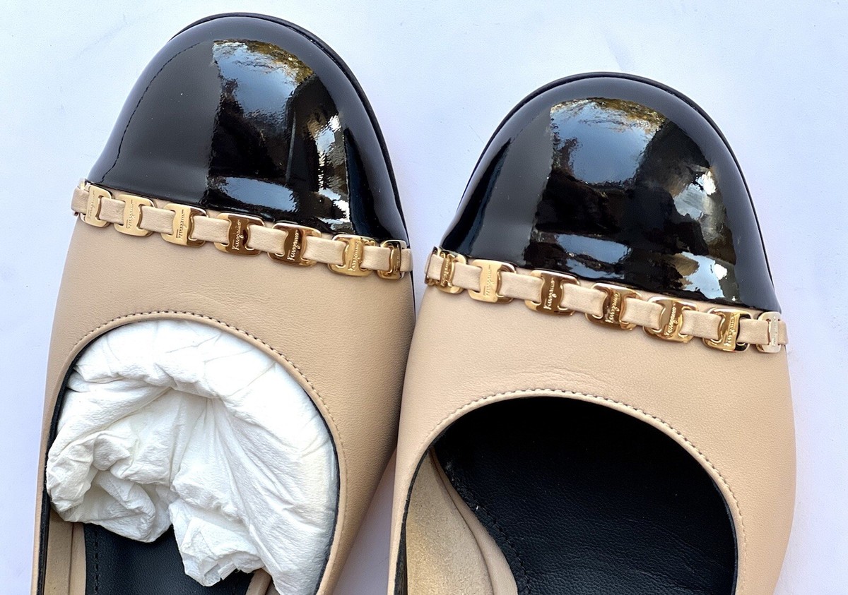 SALVATORE FERRAGAMO Avella Leather Gold Gancini Pump Beige SALVATORE FERRAGAMO Avella Leather Gold Gancini Pump Beige