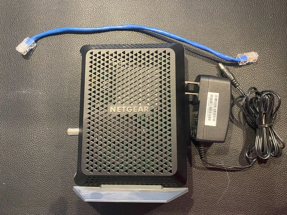 NETGEAR  High Speed Cable Modem, 1.4Gbps, DOCSIS 3.0, CM700-100NAS - Image 3 of 4