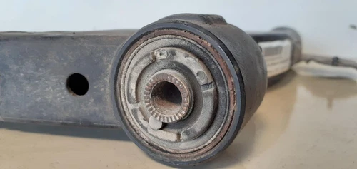 Braccio Sospensione Inferiore Anteriore Destro per KIA SEPHIA II * 181620 - Foto 3 di 4