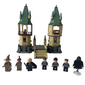 Lego Harry Potter Set Hogwarts 100% Complete 4867 2011 Retired Building Toy