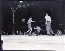 Tony Zale Falls In The Second Round 1946 OLD BOXING PHOTO