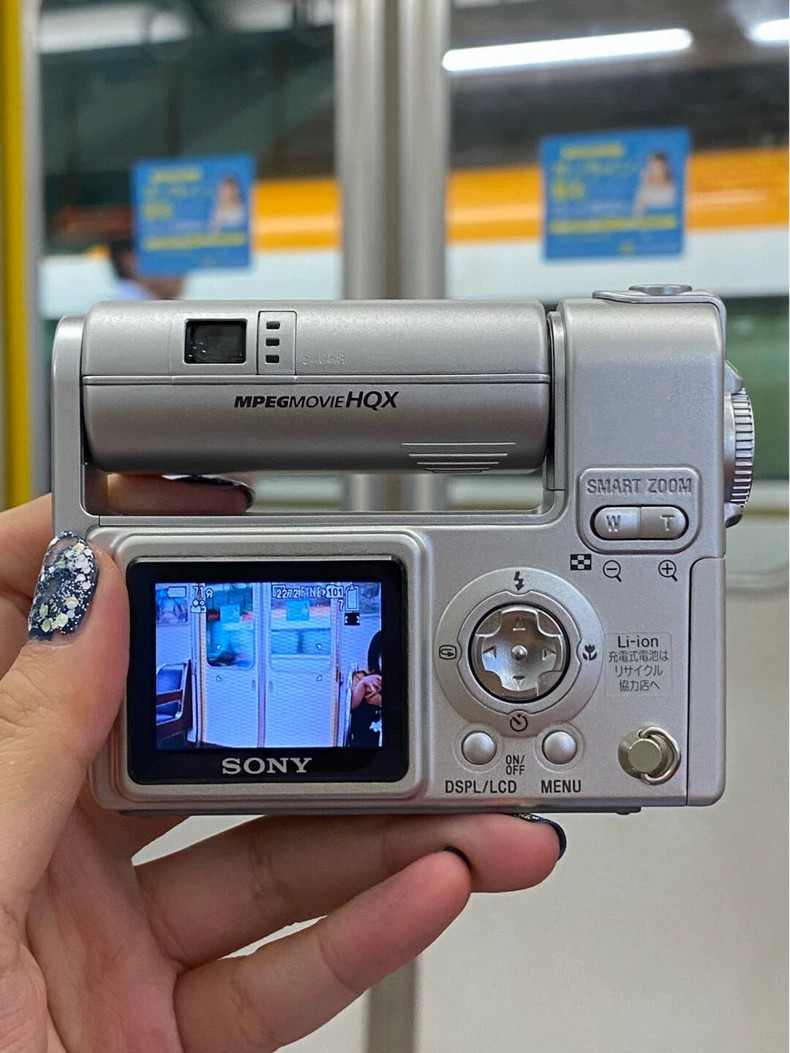 Sony Cyber-Shot DSC-F77 Silver 4.0MP Compact Digital Camera | eBay